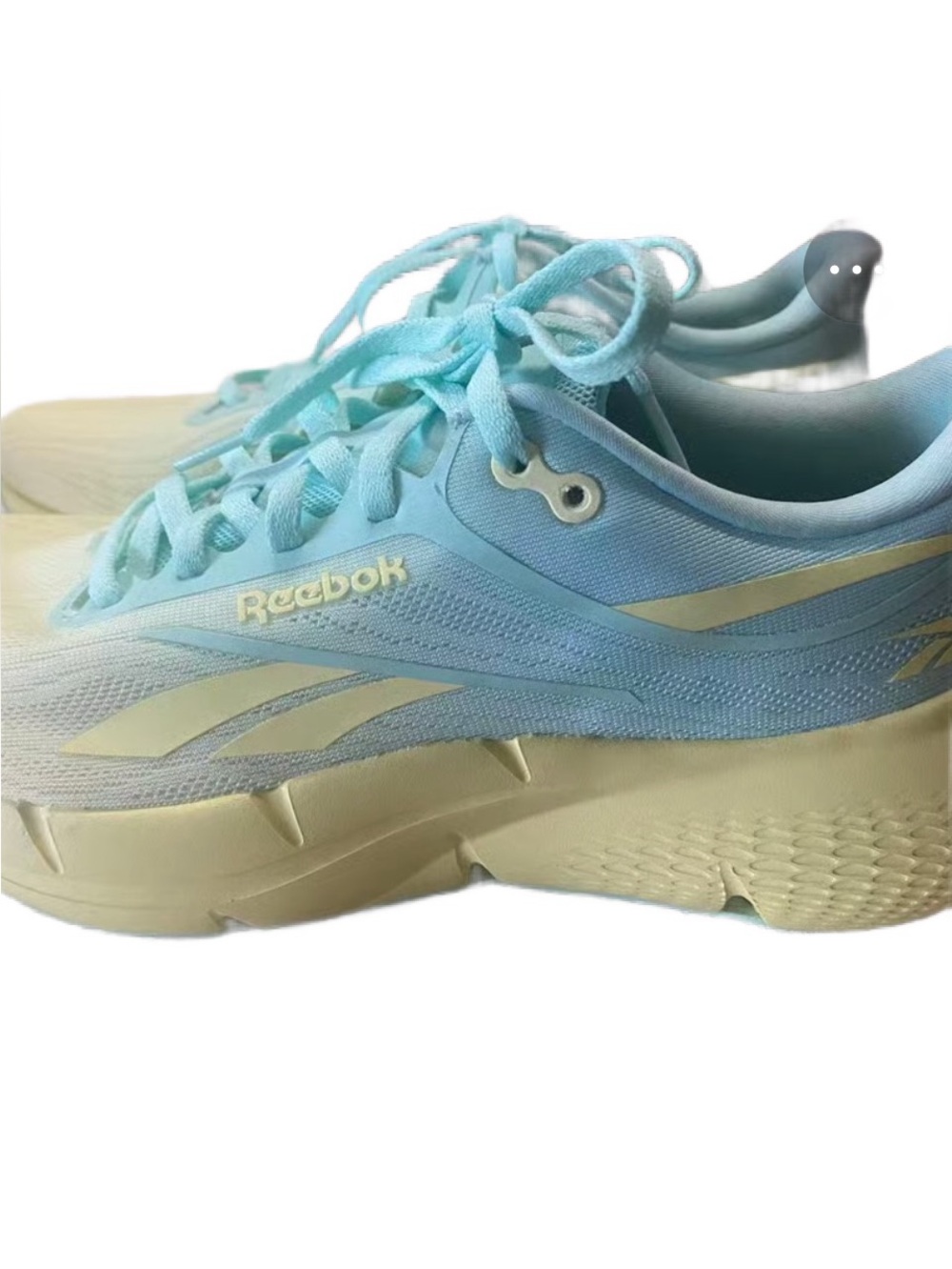 NWOT Ladies Reeboks - Picture 2 of 12